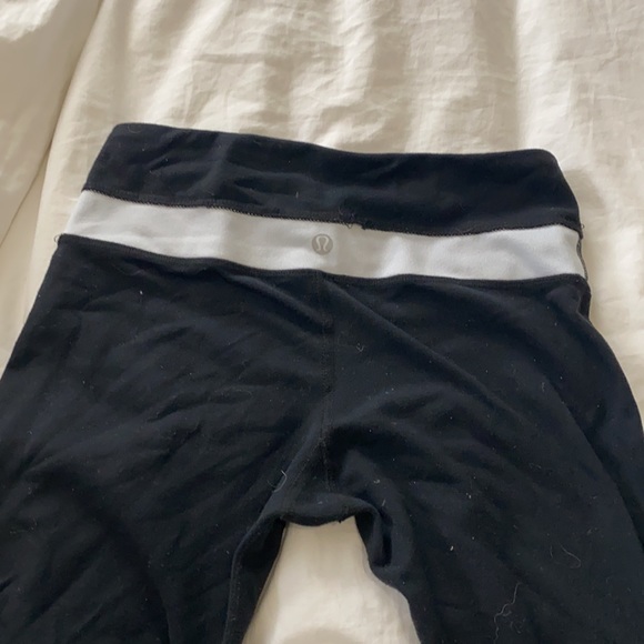 Lululemon yoga pants - Picture 3 of 4